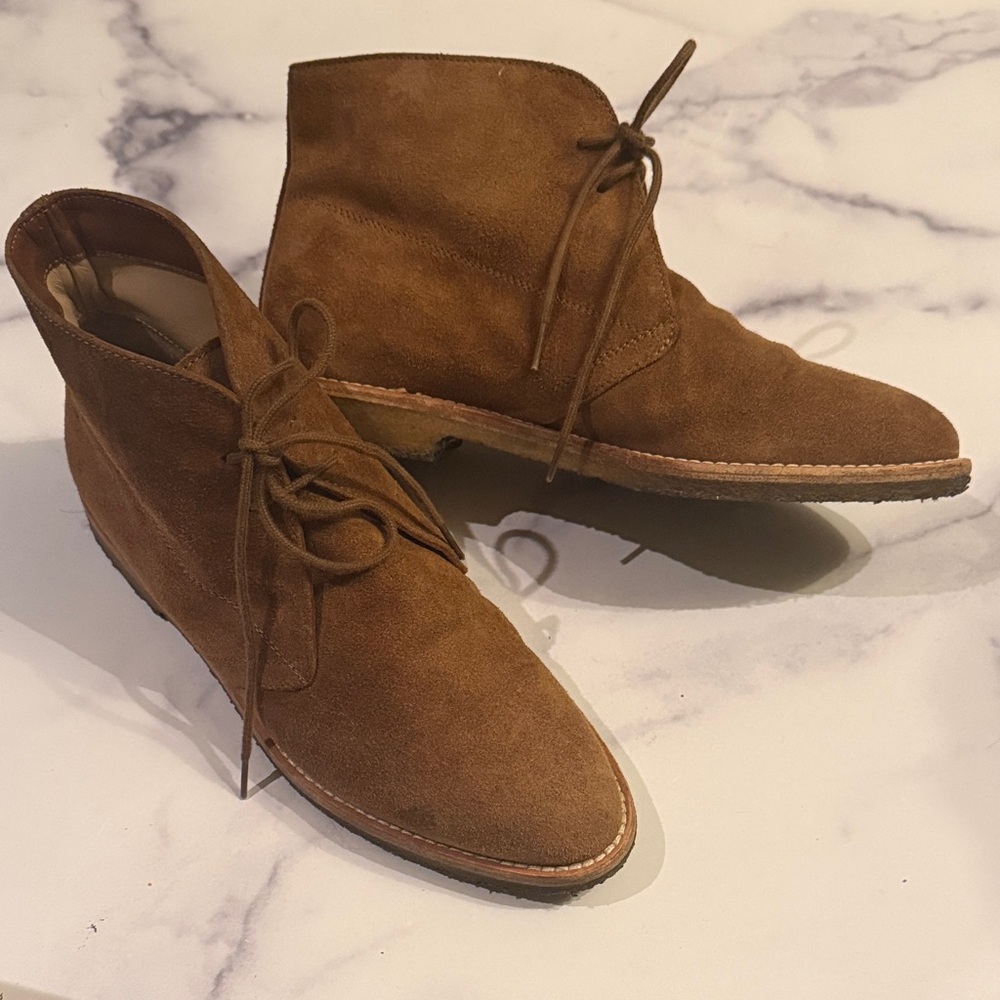 Manolo Blahnik Tan Suede Ankle Boots size 7